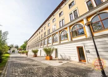 Pronájem luxusního bytu s terasou 73 m2 a vířivkou, kompletně zařízený, 3+kk, Praha - Bubeneč, garáž