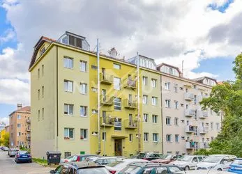 Prodej bytu 3+1 - 94 m2, balkon, sklep, Hartigova, Praha 3 - Žižkov