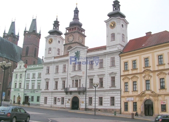 Pronájem reprezentativních kancelářských prostor v historickém centru Hradce Králové - Velké náměstí
