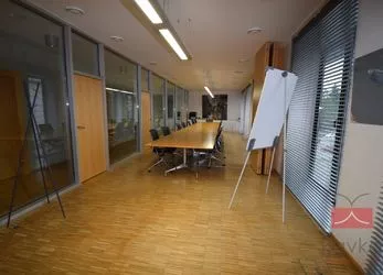 Pronájem reprezentativních kancelářských prostor, 270 m2, Humpolec