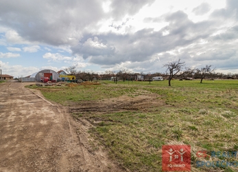 Prodej pozemku k výstavbě RD 700 m2, Lesná