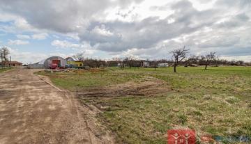 Prodej pozemku k výstavbě RD 700 m2, Lesná