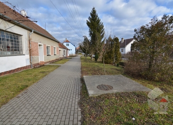 Nabízíme na prodej rodinný dům k přestavbě v obci Svatobořice - Mistřín, ul. Vrbátky.