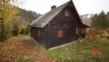 Prodej atraktivní chaty, OV, 3+1, 71 m2, na pozemku 58 m2, Kácovec, obec Tichonice, okr. Benešov