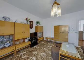 Prodej rodinného domu se dvěma bytovými jednotkami, 3+kk, 2+1, se zahrádkou, Šlapanice, Brno