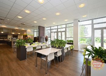 Reprezentativní kancelářské prostory 32,60 m2 k pronájmu, parkování, ulice Průmyslová, Hostivař
