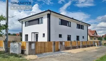 Prodej nízkoenergetického rodinného domu 5+kk, 137 m2, na pozemku 261 m2, Kolín-Sendražice
