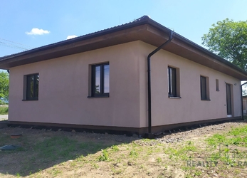 Prodej novostavby rodinného domu se zahradou v Klech u Mělníka