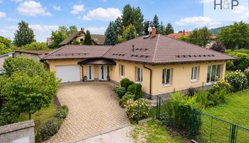 Elegantní bungalov 3+1 s garáží, dílnou a krásnou zahradou &ndash; Šumperk, ul. Temenická