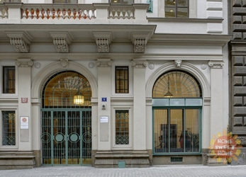 Praha, luxusní kancelářské prostory k pronájmu 37,3 m2 (+ 16 m2 spol. prostor),  Ringhofferův palác,