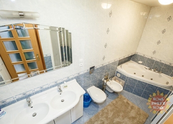 Luxusní zařízený byt k pronájmu, mezonet 6+2, Praha 1 -  Josefov, Pařížská ul., 219 m2, 3 koupelny