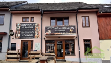 Třípodlažní dům v centru Lipna nad Vltavou
