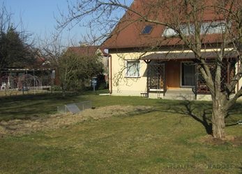 Prodej samostatně stojícího domu se zahradou v obci Hodoňovice.