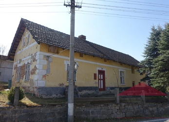 Křížovice u Plánice; chalupa (2+1; cca 65 m2) s předzahrádkou a dvorkem