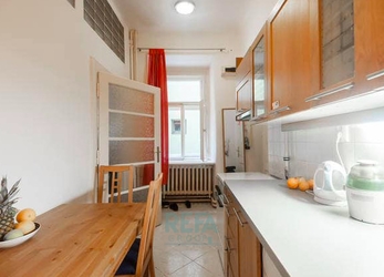 Nabízíme k pronájmu prostorný byt 2+1, 64 m2, v centru Prahy - Staré Město - Praha 1