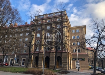 Pronájem krásného bytu 2+1 v cihlové zástavbě, Ostrava Poruba, Hlavní třída