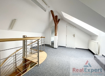 Klimatizované kanceláře 207 m2 + 2x terasa, 5+6 patro, ul. Na Březince, Praha 5 - Smíchov