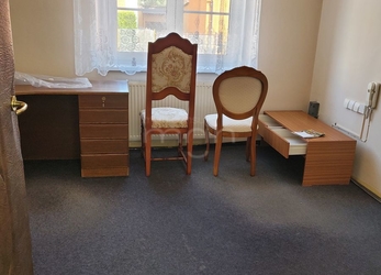 Nabízíme pronájem kanceláří v prvorepublikové vile v Sokolově