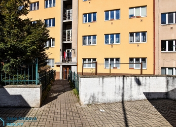 Prodej nebytového prostoru 1+1, 61 m2 ve sníženém přízemí, Praha 4 Nusle