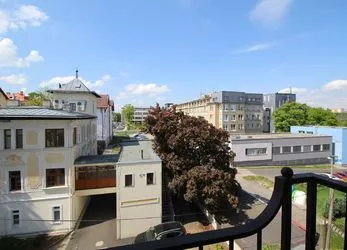 Prodej nájemního domu, 8 bytových jednotek, ul. Rumunská, Karlovy Vary