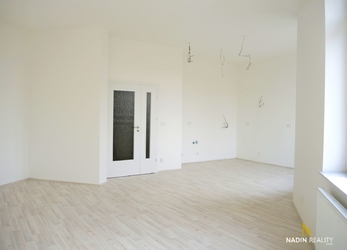 Prodej bytu 3+kk, OV, cihla, terasa, Pražská silnice, Karlovy Vary