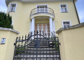 Prodej vily, Palackého náměstí, Karlovy Vary