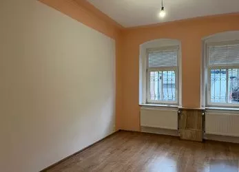 Prodej bytu 3+1, mezonet, ulice Prašná, Karlovy Vary - Drahovice