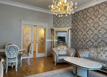Prodej byt 4+1, balkon, výtah, Divadelní náměstí, Karlovy Vary