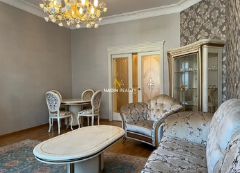 Prodej byt 4+1, balkon, výtah, Divadelní náměstí, Karlovy Vary