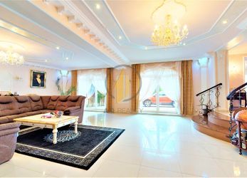 Prodej luxusního rodinného domu o CP 1585 m2 v Čejkovicích u Jičína