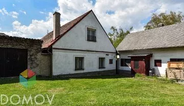 Hezký, rodinný dům s pozemkem 265 m2 v centru obce Želkovice