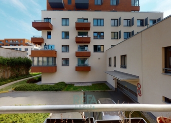 Byt k prodeji 2+kk 65 m² + balkon 4 m²  v residenci Nad Vltavou, Praha 7 Holešovice