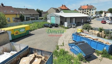 Prodej komerčního areálu, pozemek 1.642 m2, Hradec Králové