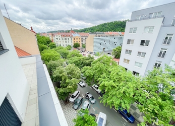 Penthouse k pronájmu 4+kk 121 m² s terasami, Křižíkova, Praha 8 Karlín