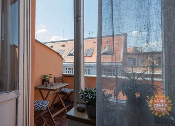 Praha 7 - Holešovice, krásný plně zařízený byt 1+kk (24 m2) k pronájmu, terasa, Bubenská ulice