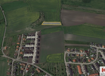 Prodej pozemku na okraji zastavěné části obce, Postřižín