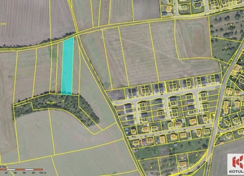 Prodej pozemku na okraji zastavěné části obce, Postřižín