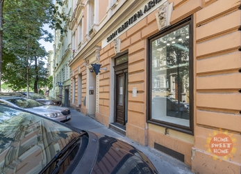 Praha, nezařízené nebytové prostory (55 m2) k pronájmu, ulice Americká, Vinohrady