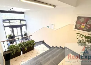 Exkluzivní kanceláře 294 m2, Praha 4 - Zelený Pruh, výhled, rychlý internet, parkování
