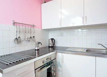 Nabízíme k pronájmu prostorný byt po rekonstrukci 3+1, 86 m², ulice Italská - Praha 2