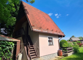Rekreační chata s pozemkem v obci Zahrádka u Mirkovic