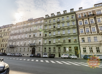 Zařízený byt 2+kk po rekonstrukci k pronájmu (43m), ulice Opletalova, Praha 1