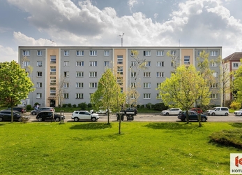 Prodej praktického bytu 2+1 s lodžií, Praha 10 - Strašnice