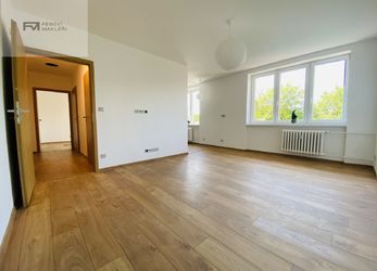 Prodej nadstandartně rekonstruovaného bytu 2+kk na ulici Josefa Skupy v Ostravě-Porubě
