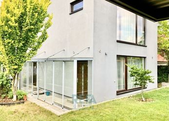 Nabízíme k pronájmu byt 3+kk 80 m² se zahradou 400 m² v rodinném domě v ulici Na Havránce, Modřany