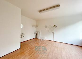 Komerční prostor k pronájmu 18,5 m², ulice Rembrandtova, Praha Strašnice