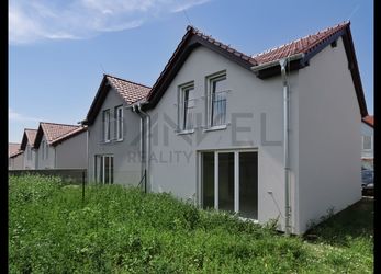 Prodej rodinného domu 93 m², pozemek 242 m²