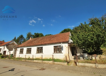 Rájec-Jestřebí, Rodinný dům 4+1, garáž, pozemek 1759 m2