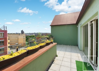 Byt OV 4+kk 110 m2 + obytné podkroví 20 m2 + terasy 44 m2 + parkování Praha 9 Vysočany