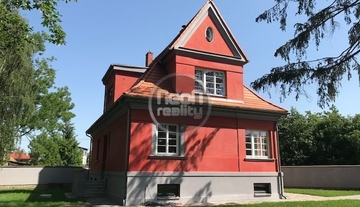 Prvorepubliková vila v centru Frýdlantu nad Ostravicí, ul. Emila Pajurka